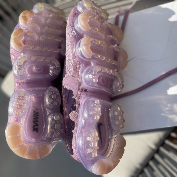 Size 8.5 Nike VaporMax in violet dust - Picture 6 of 11